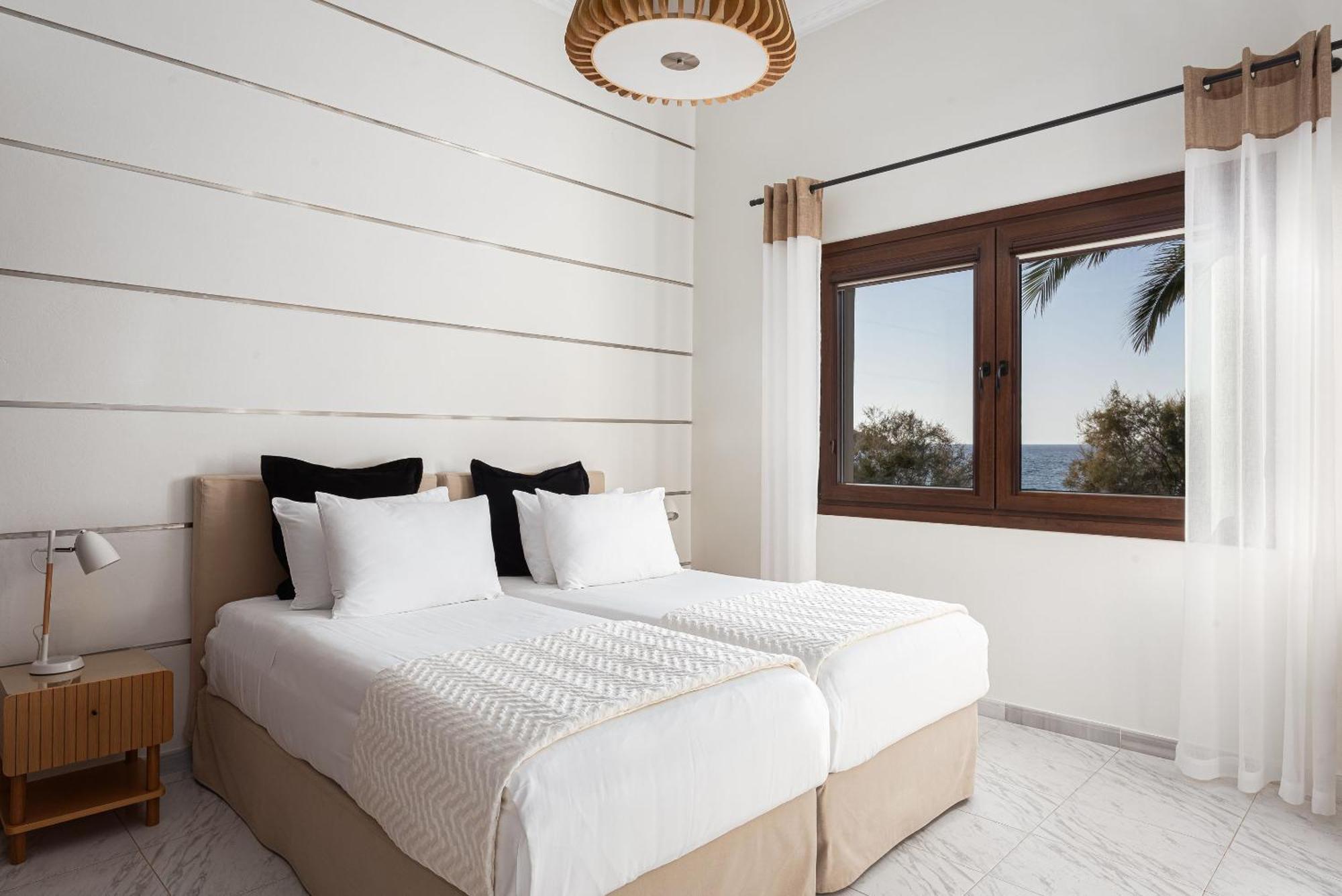 Aniv Villa By The Sea Kini Exterior photo