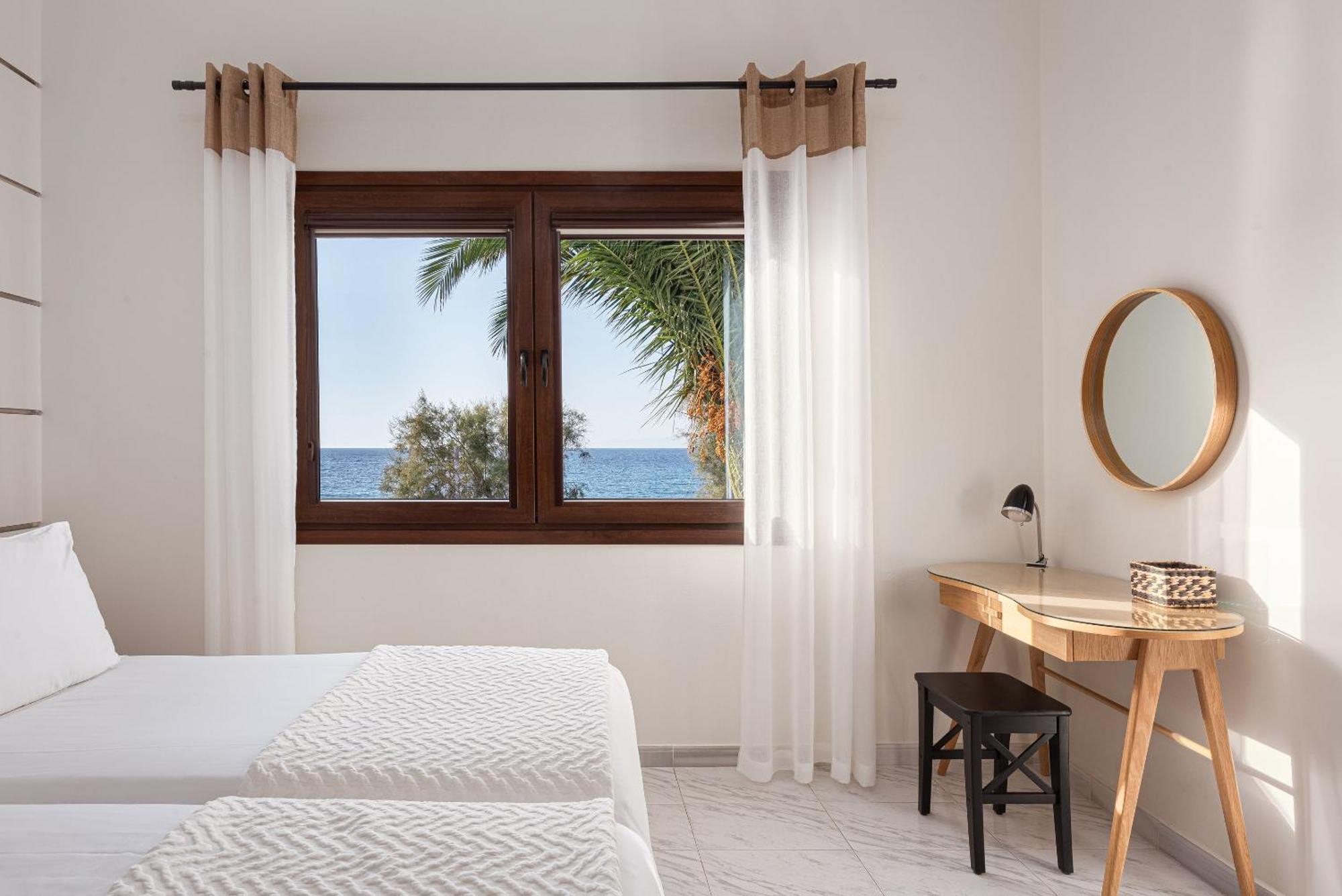 Aniv Villa By The Sea Kini Exterior photo