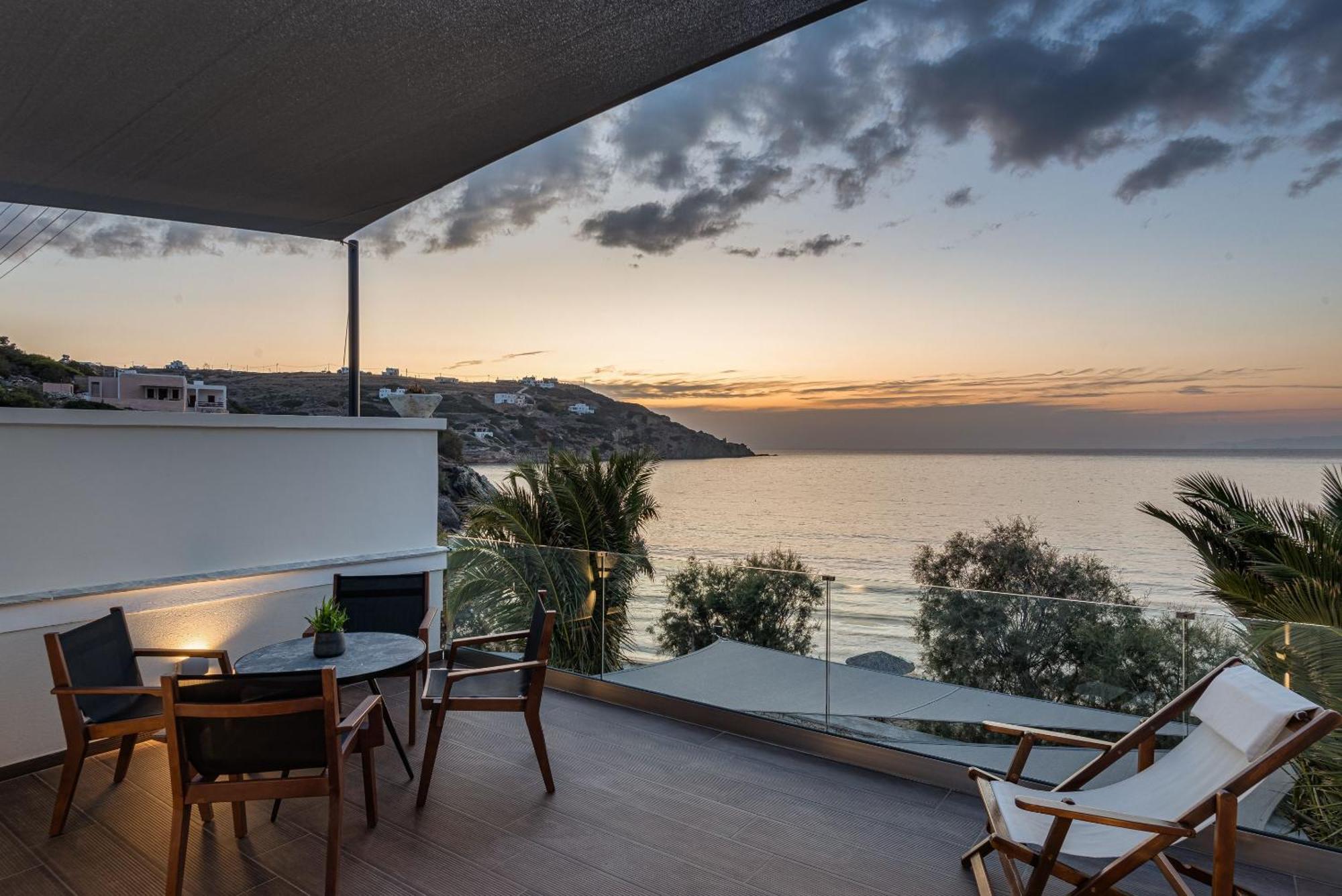 Aniv Villa By The Sea Kini Exterior photo